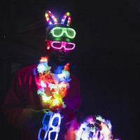GLASSES SELLER