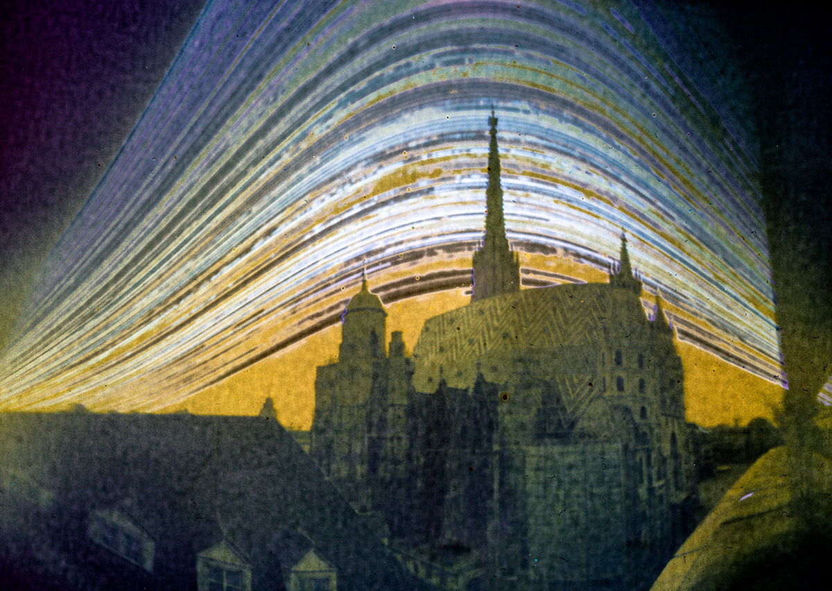Lumière et ombre dans le flux du temps